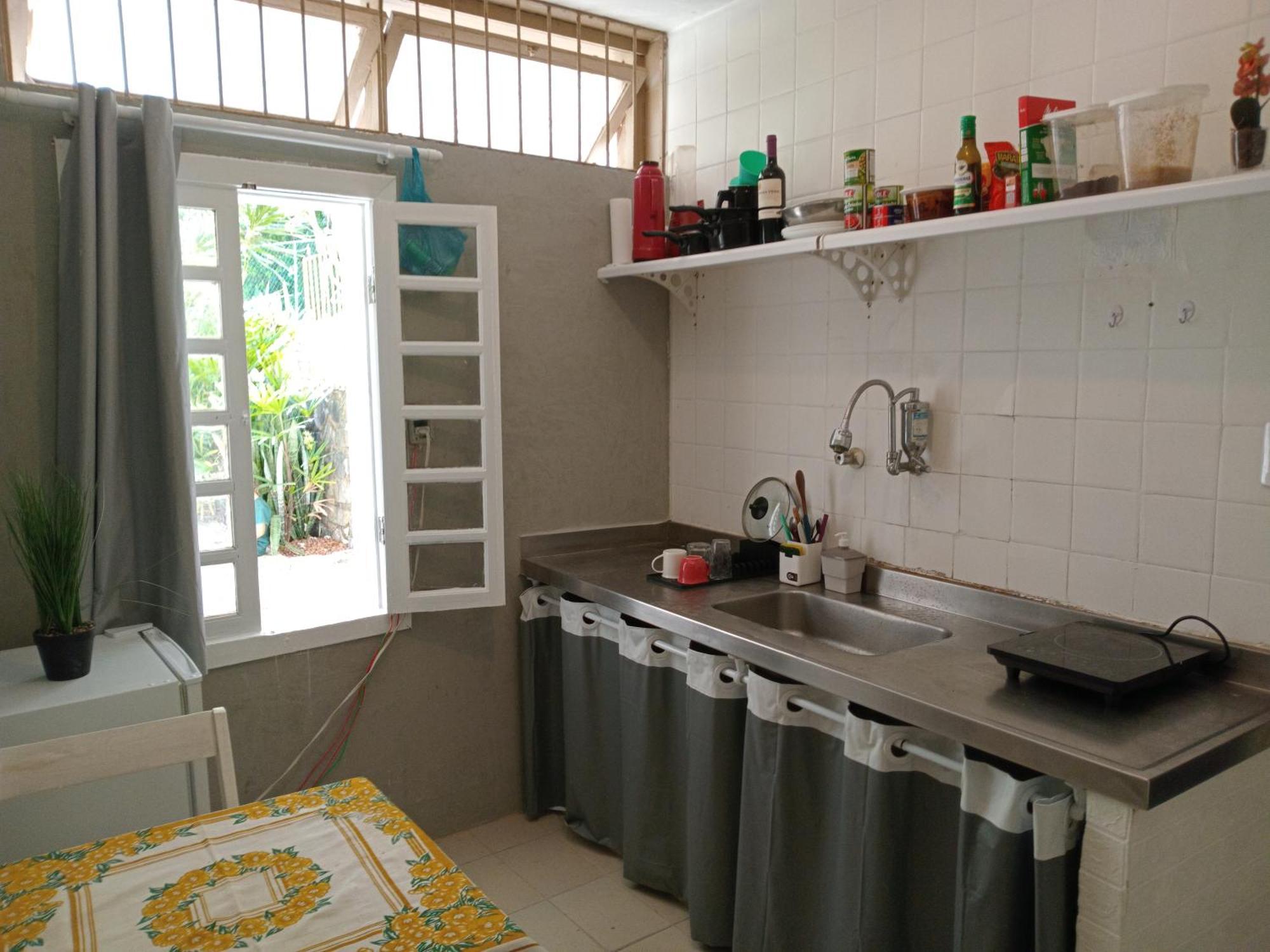 Com Cozinha E Banheiro Privado Em Casa Ampla 130mt Da Apartamento Salvador de Bahía