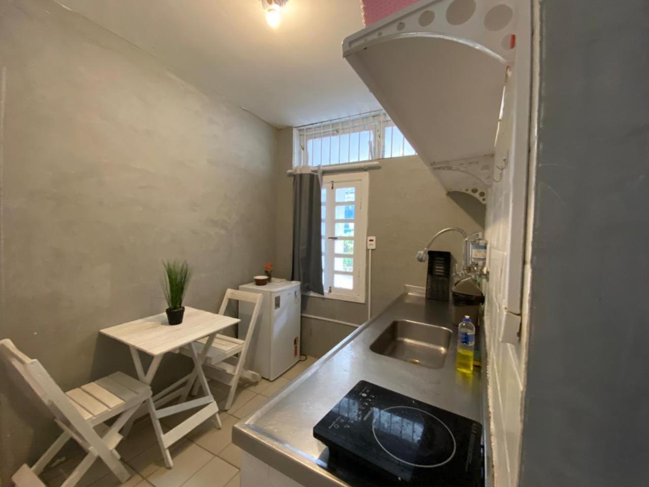 Com Cozinha E Banheiro Privado Em Casa Ampla 130mt Da *