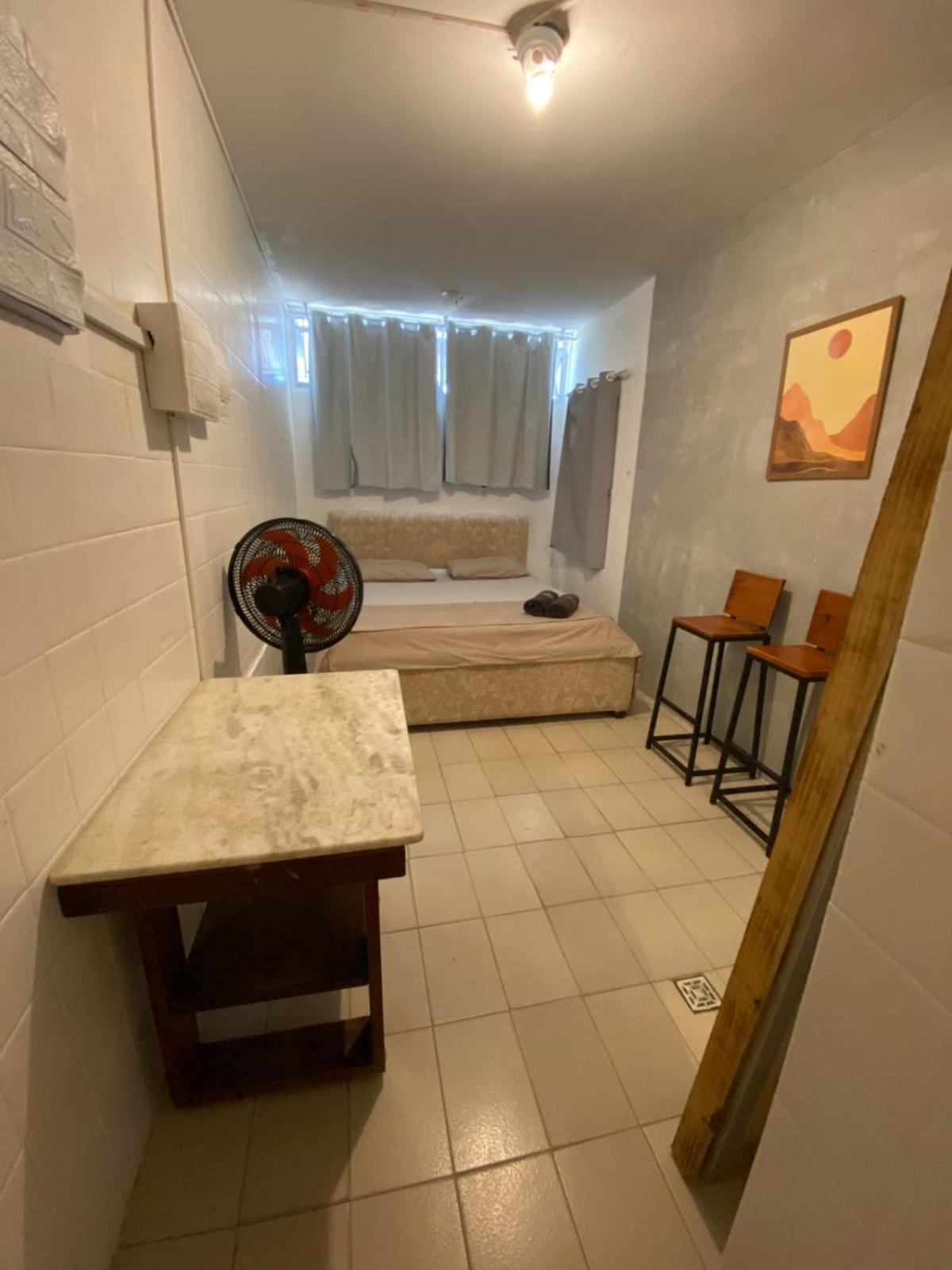 Com Cozinha E Banheiro Privado Em Casa Ampla 130mt Da Apartamento